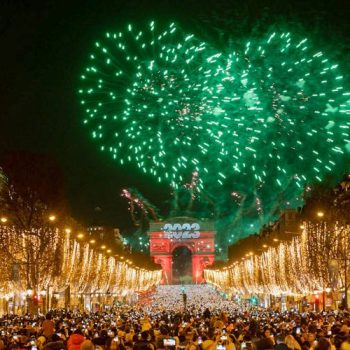 xfireworks champs elysses new years eve 2023 vdp green 1000 2x1.pagespeed.ic .BhAxNLM84j